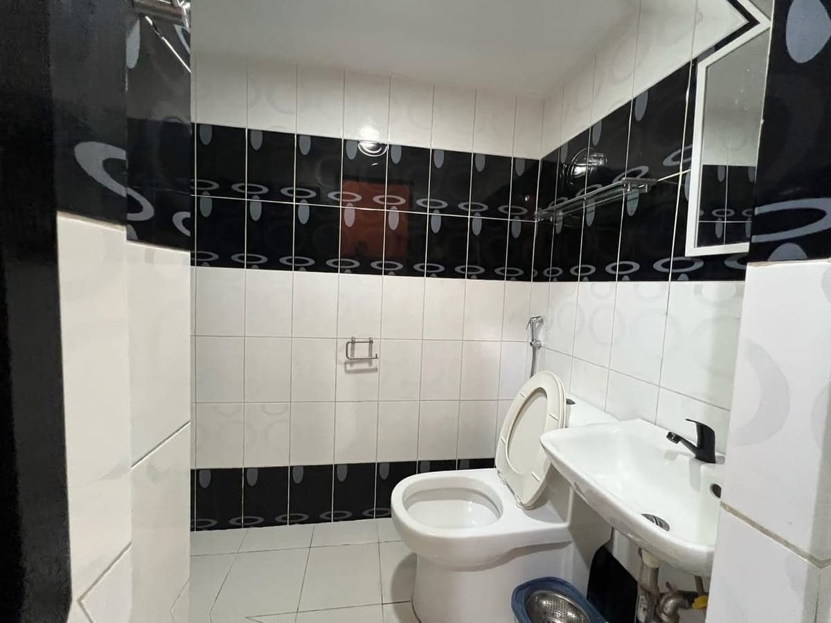 CONDO UNIT FOR RENT - photo 4