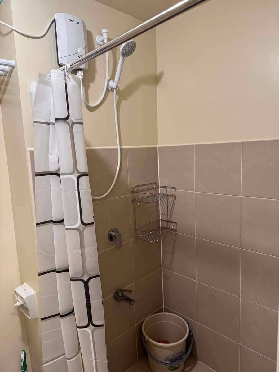 🍁STUDIO CONDO FOR RENT 🍁 - photo 2