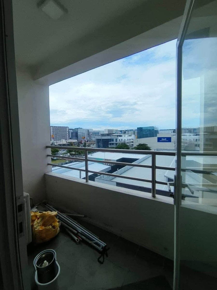 25K MONTHLY | 1-BEDROOM UNIT WITH BALCONY AT PIXEL RESIDENCES‼️ - photo 4
