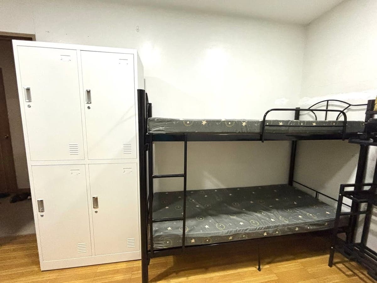 FEMALE ROOM FOR SHARING (1 of 4 beds available) - photo 3