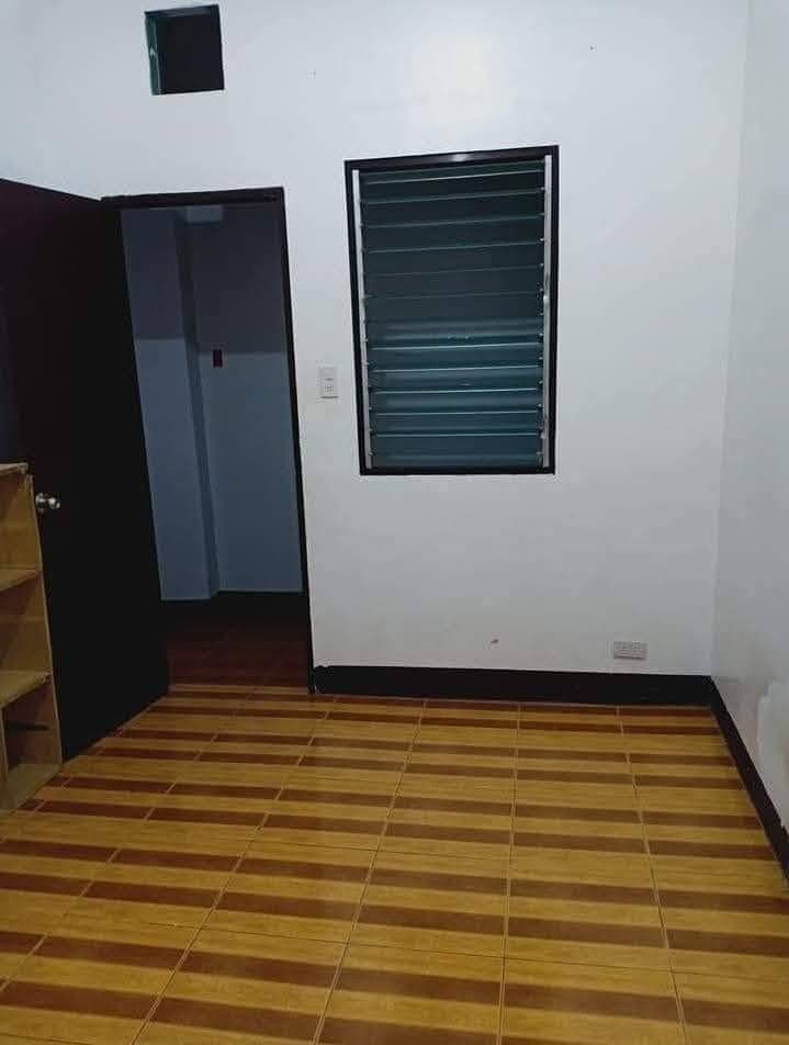 ROOM FOR RENT W/ OWN CR - photo 1