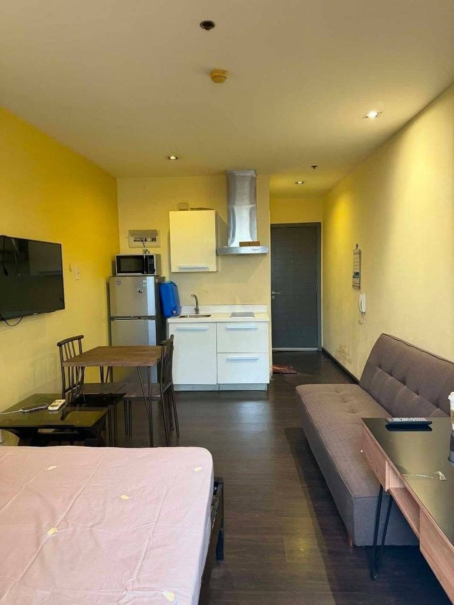𝐅𝐎𝐑 𝐑𝐄𝐍𝐓 Studio with Balcony Condo in KNIGHTSBRIDGE RESIDENCES - photo 3