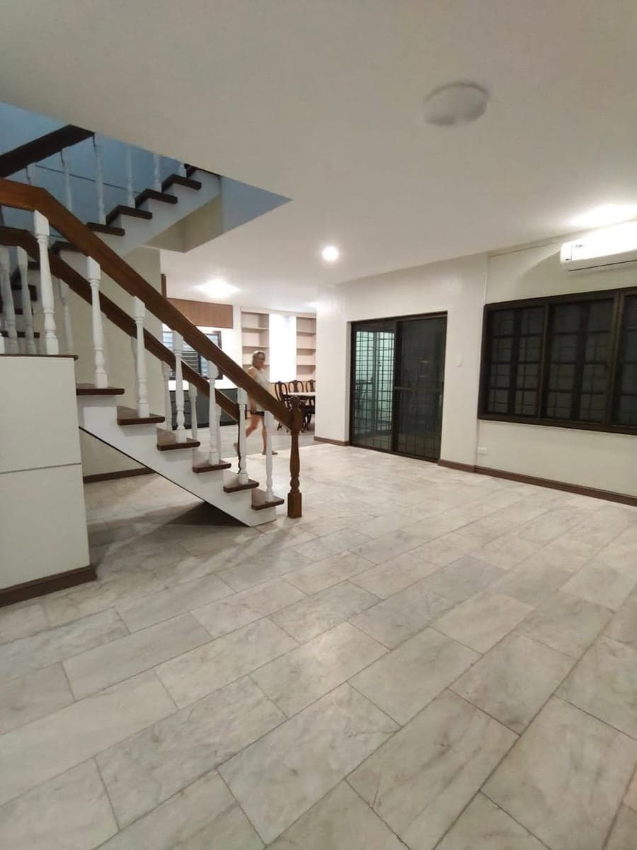 House For Rent - photo 1