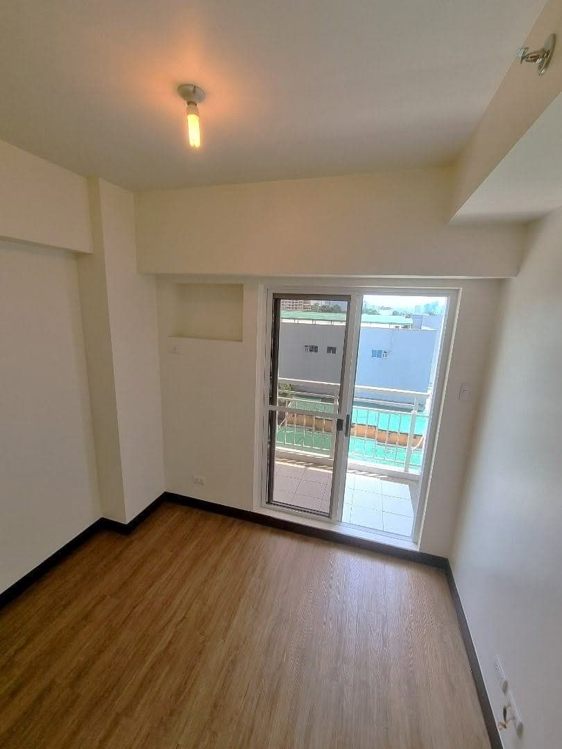 Unfurnished 1 Bedroom Condo Unit For Rent - 5th Floor North Tower at Lumiere Residences - photo 2