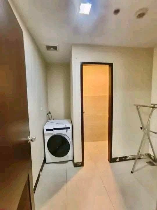 45k MONTHLY‼️1-BEDROOM WITH BALCONY-MAIDS ROOM AT TWO CENTRAL MAKATI - photo 4