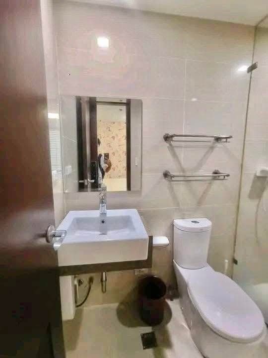 45k MONTHLY‼️1-BEDROOM WITH BALCONY-MAIDS ROOM AT TWO CENTRAL MAKATI - photo 5
