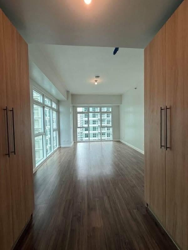 📣FOR RENT:  3br with balcony and parking, corner condo unit in ALVEO PARK CASCADES CORNER - photo 2