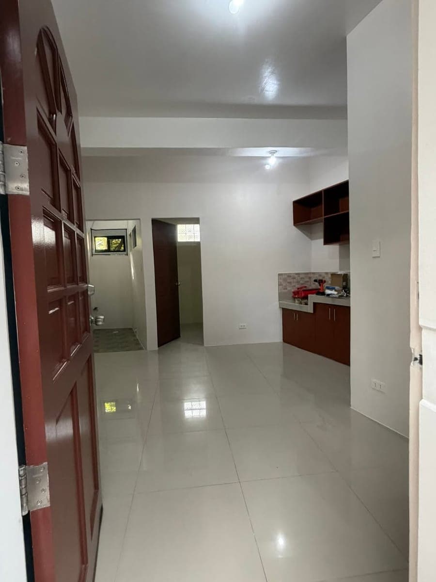 NEWLY RENOVATED APARTMENT FOR RENT - photo 1