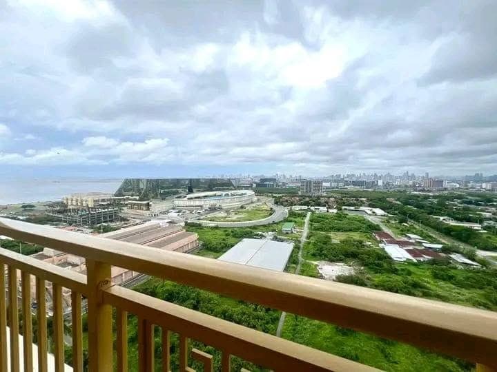₱25,000 For Rent Beside OKADA MANILA - photo 1