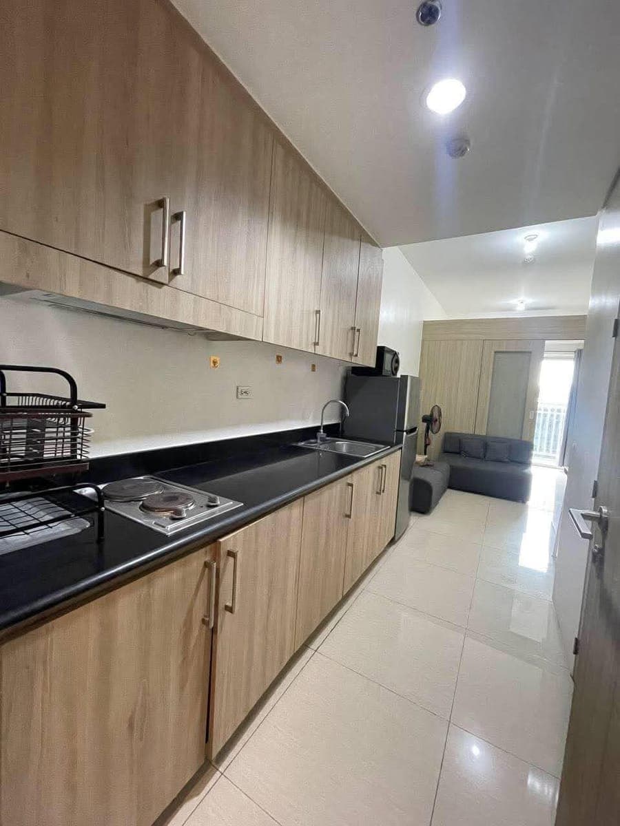 1br for lease in SHORE RESIDENCES C located in Seaside Boulevard corner Sunrise Drive, Mall of Asia... - photo 1