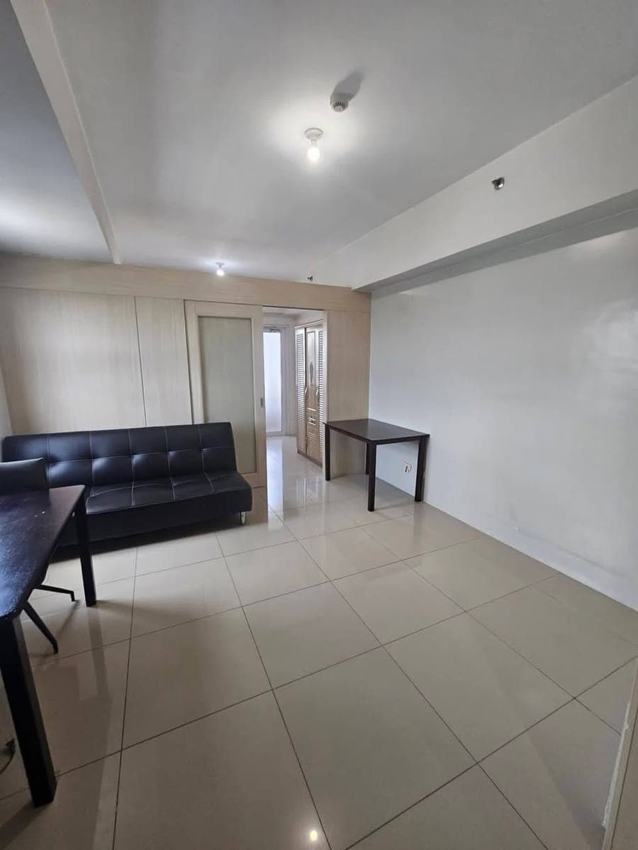 𝐅𝐎𝐑 𝐑𝐄𝐍𝐓 One bedroom with Balcony Condo in Jazz Residences, Makati City. - photo 2