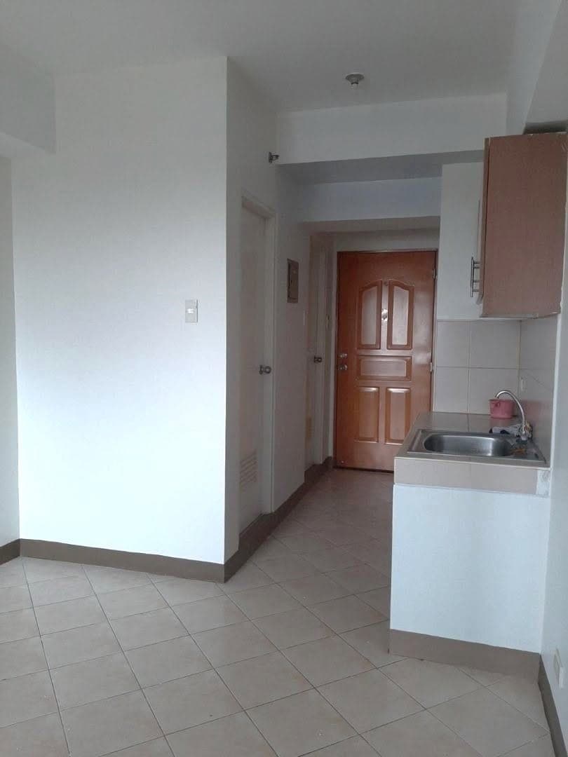 Unfurnished 1 Bedroom Condo Unit For Rent - 17th Floor Tower 2 at The Manila Residences - photo 4
