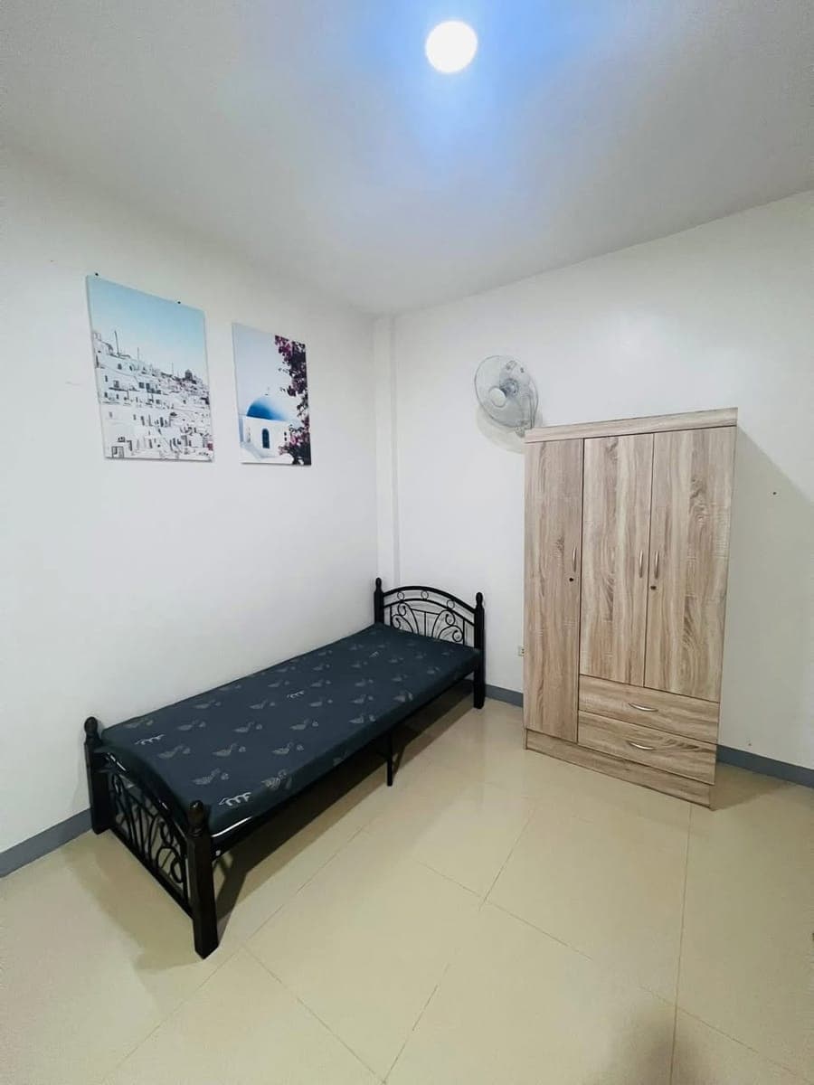 ROOM FOR RENT – AVAILABLE NOW! - photo 1