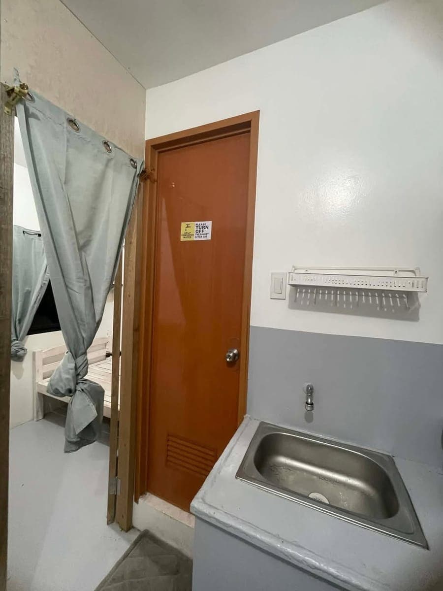 1 vacant room available with aircon - photo 2