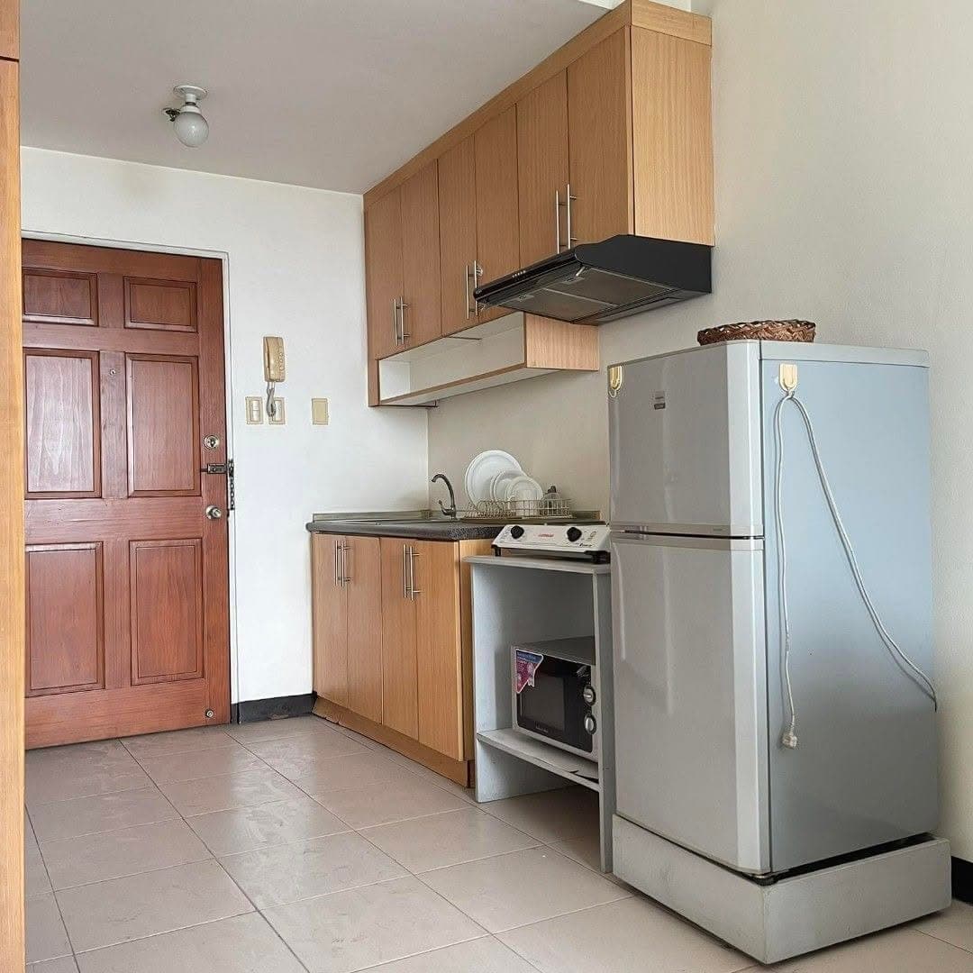 Fully Furnished Studio Condo Unit For Rent - 18th Floor at Residencia de Regina - photo 4