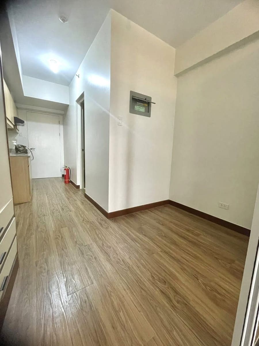 # **AVAILABLE for RENT!** - photo 2