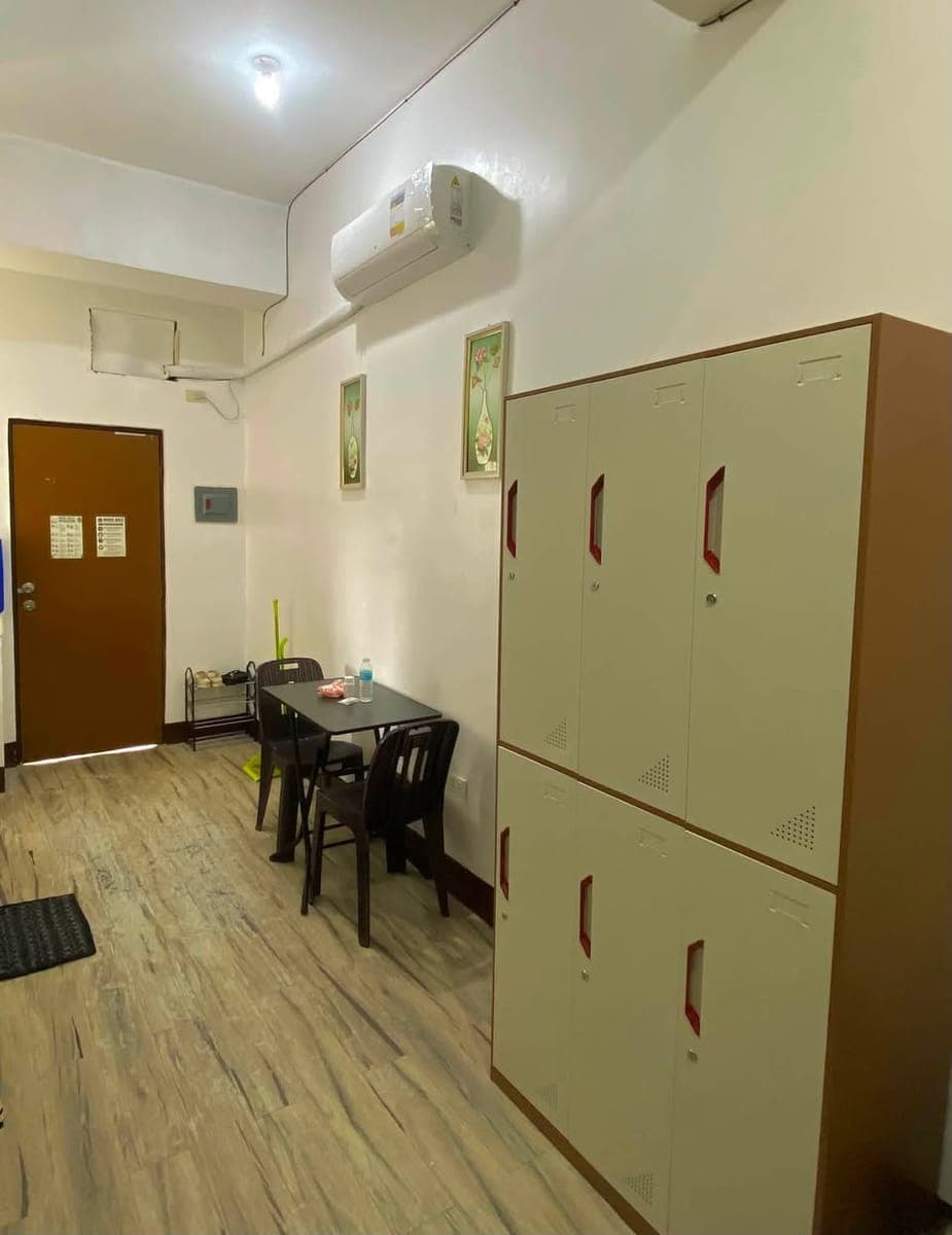 BEDSPACE for GIRLS ONLY! (upper available) - photo 4
