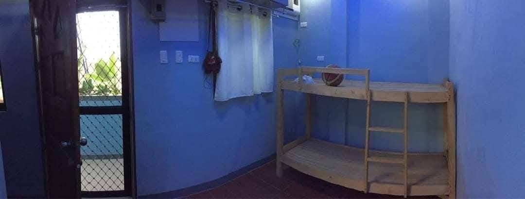 Wanted Renter/ FEMALE OR COUPLE ONLY ( 1 room available only) - photo 2