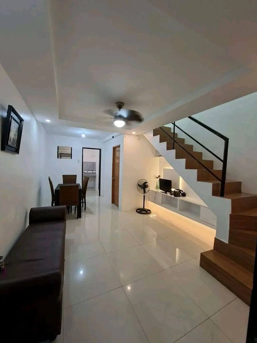 2- BEDROOM TOWNHOUSE FOR RENT - photo 2