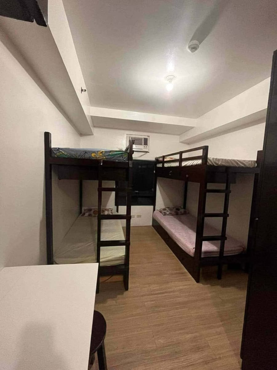 hi, if u might consider we're still looking for 1 female roommate! - photo 4