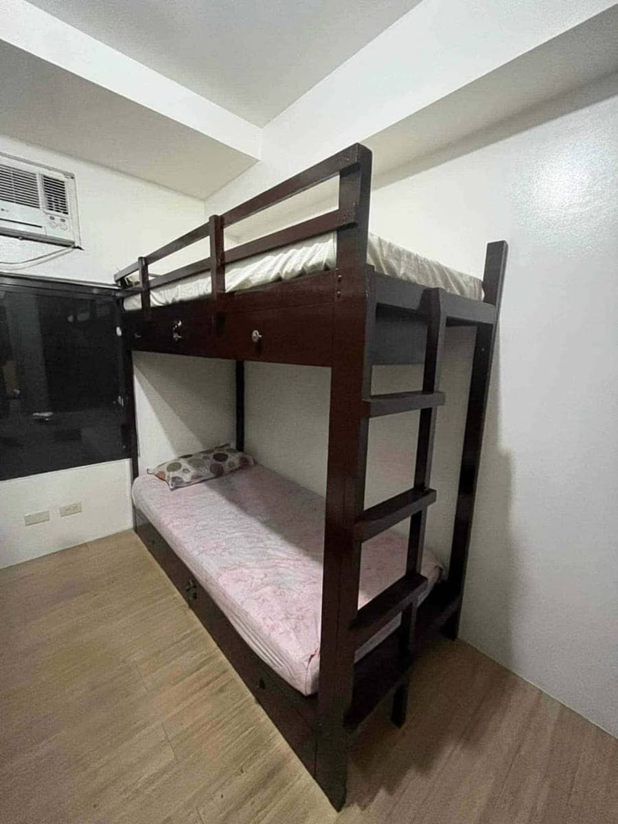 hi, if u might consider we're still looking for 1 female roommate! - photo 5