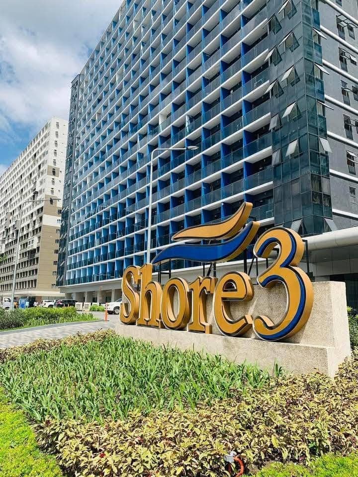 𝐅𝐎𝐑 𝐑𝐄𝐍𝐓 One Bedroom with Balcony Condo Unit at Shore 3, Residences near MOA - photo 1