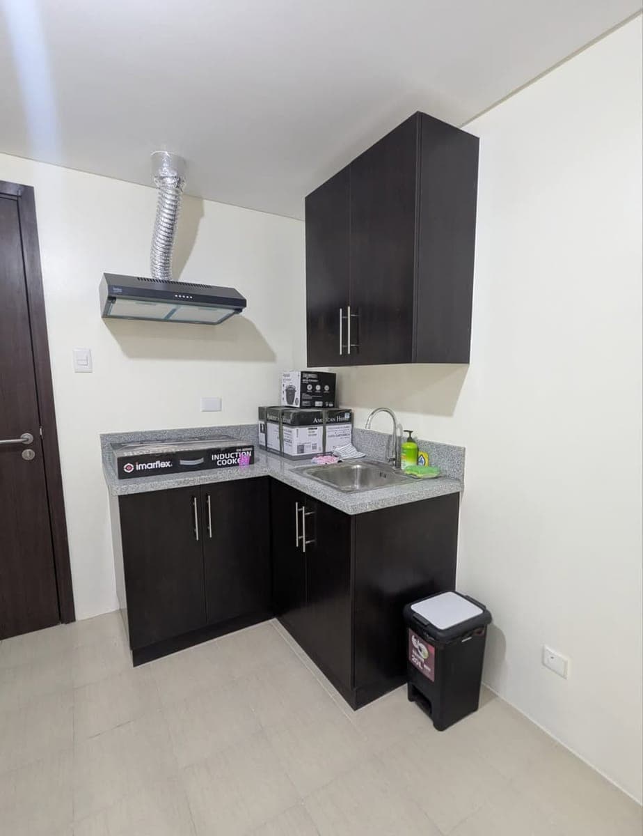 1BR Condo for Rent – Pioneer Woodlands, Mandaluyong - photo 1
