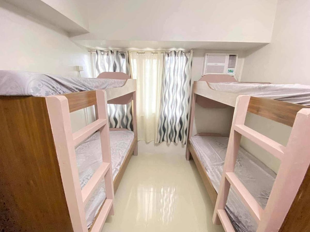RUSH CONDO FOR RENT Silk Residences Sta Mesa Manila - photo 1