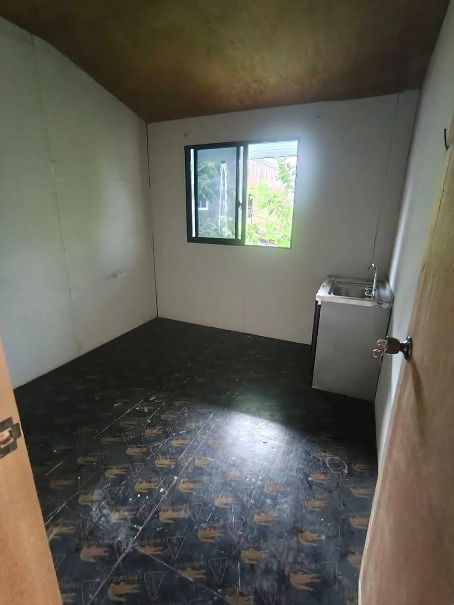 Room for rent second floor - photo 5