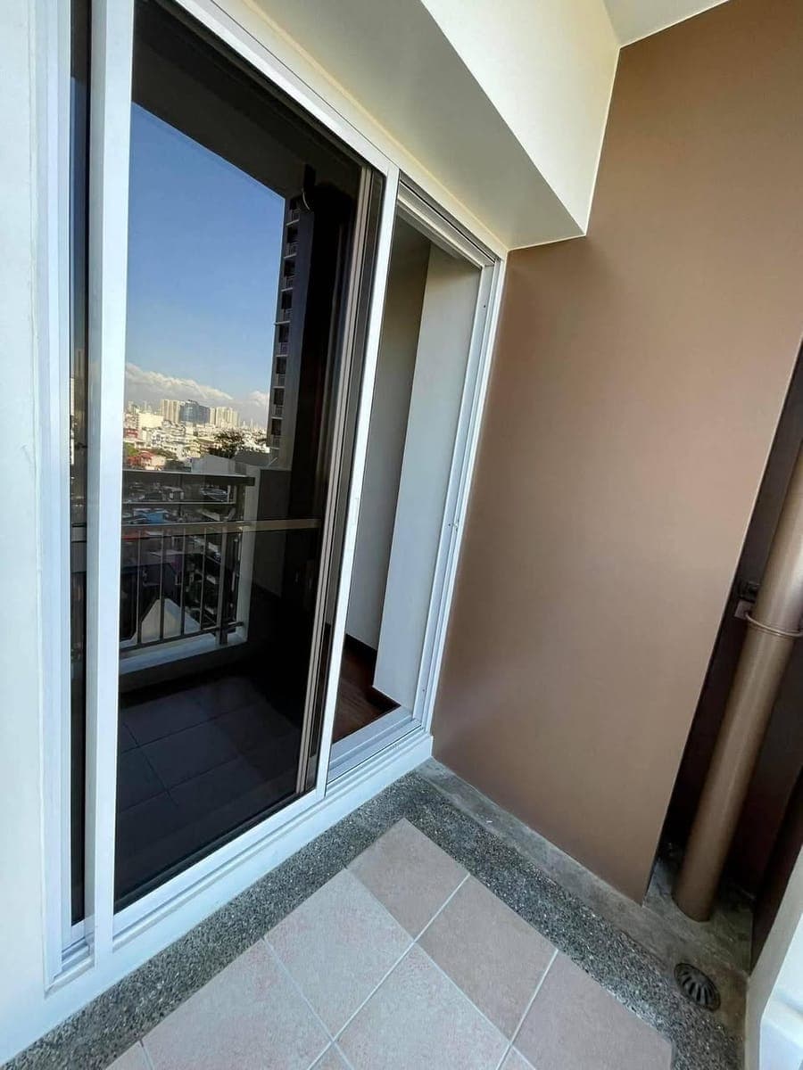 1BR RUSH FOR RENT WALKING DISTANCE TO GIL PUYAT & BUENDIA BUS STATIONS - photo 4