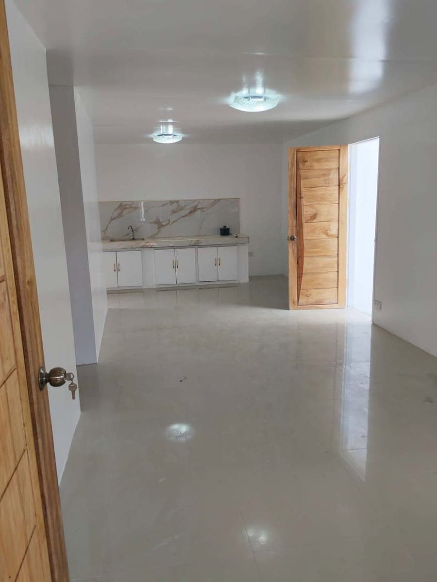 HOUSE FOR RENT - photo 1