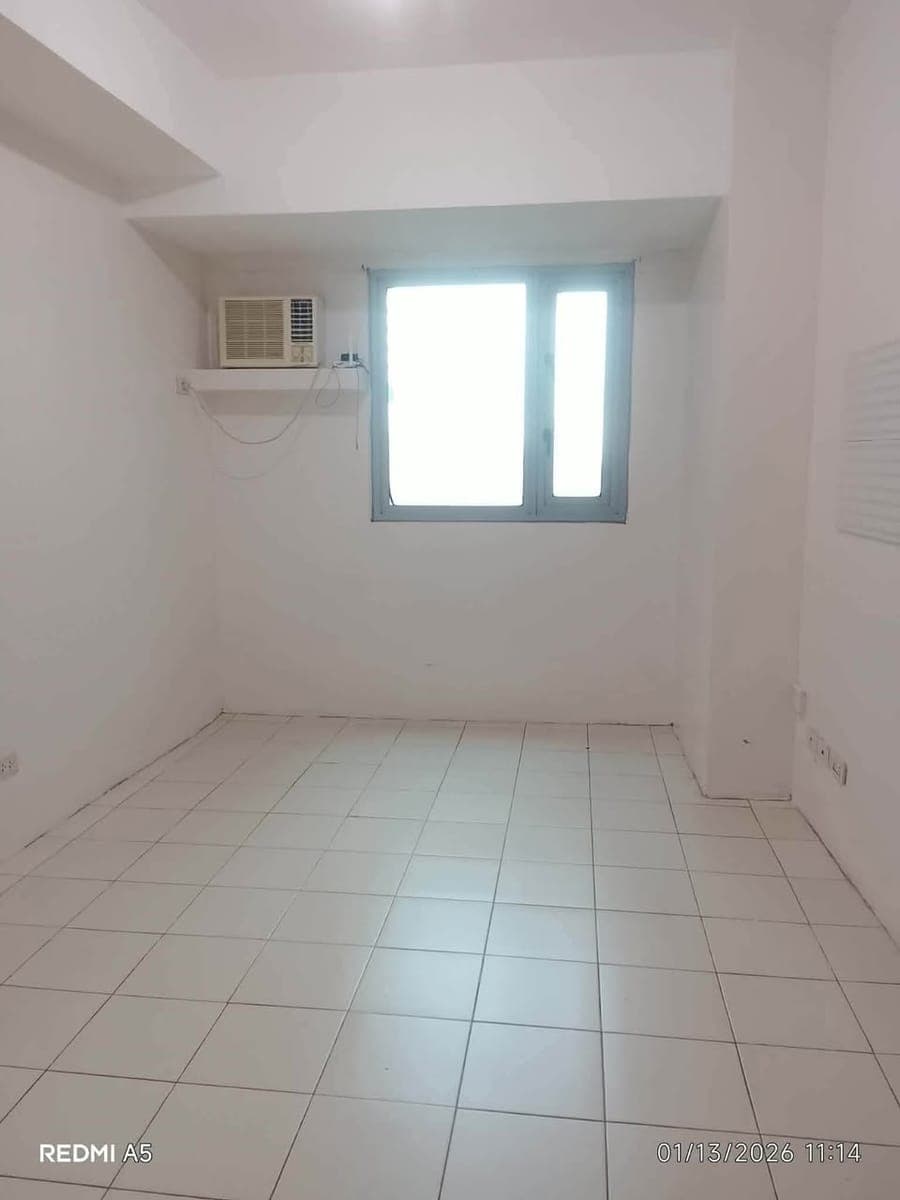 Bare studio unit for rent (PASALO) - photo 2