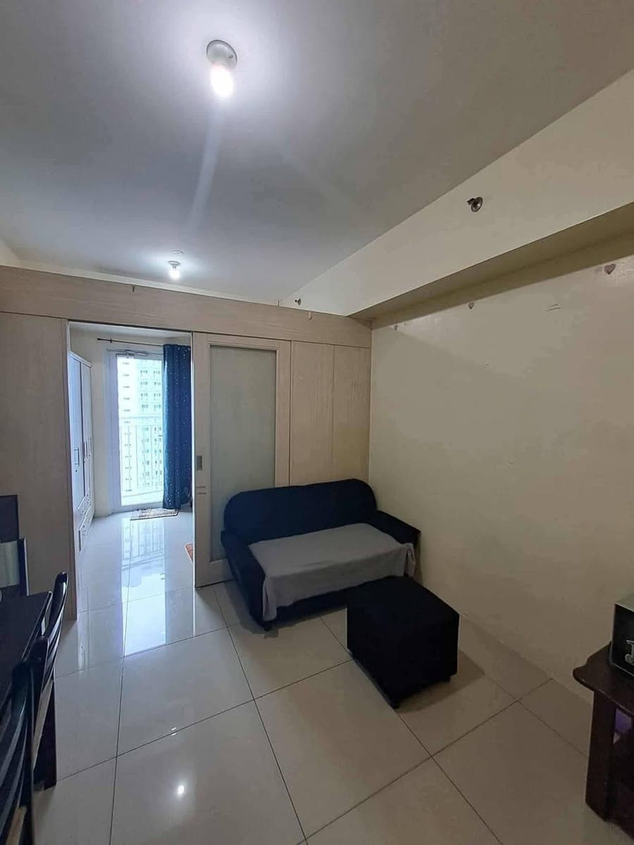 𝐅𝐎𝐑 𝐑𝐄𝐍𝐓 One Bedroom with balcony Condo at Jazz Residences, - photo 2