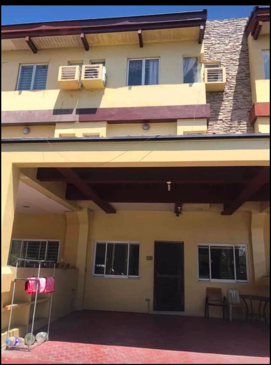 For Lease 3 storey house inside village in front of PITX bus terminal / 4 bedroom 4 bathroom s 2 car... - photo 1