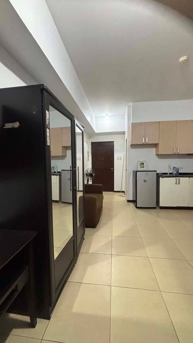 Condo FOR RENT in QC with Outer VIEW - photo 3