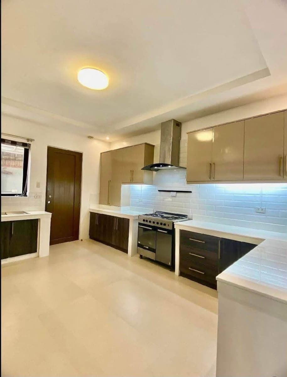 📣5 Bedrooms in BF Homes Parañaque HOUSE for SALE and RENT‼️ - photo 2
