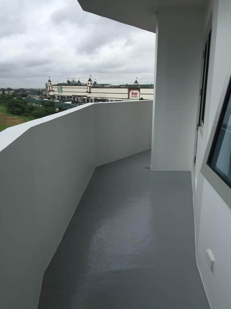 SPACIOUS 1-BEDROOM W/BALCONY FOR RENT - photo 4