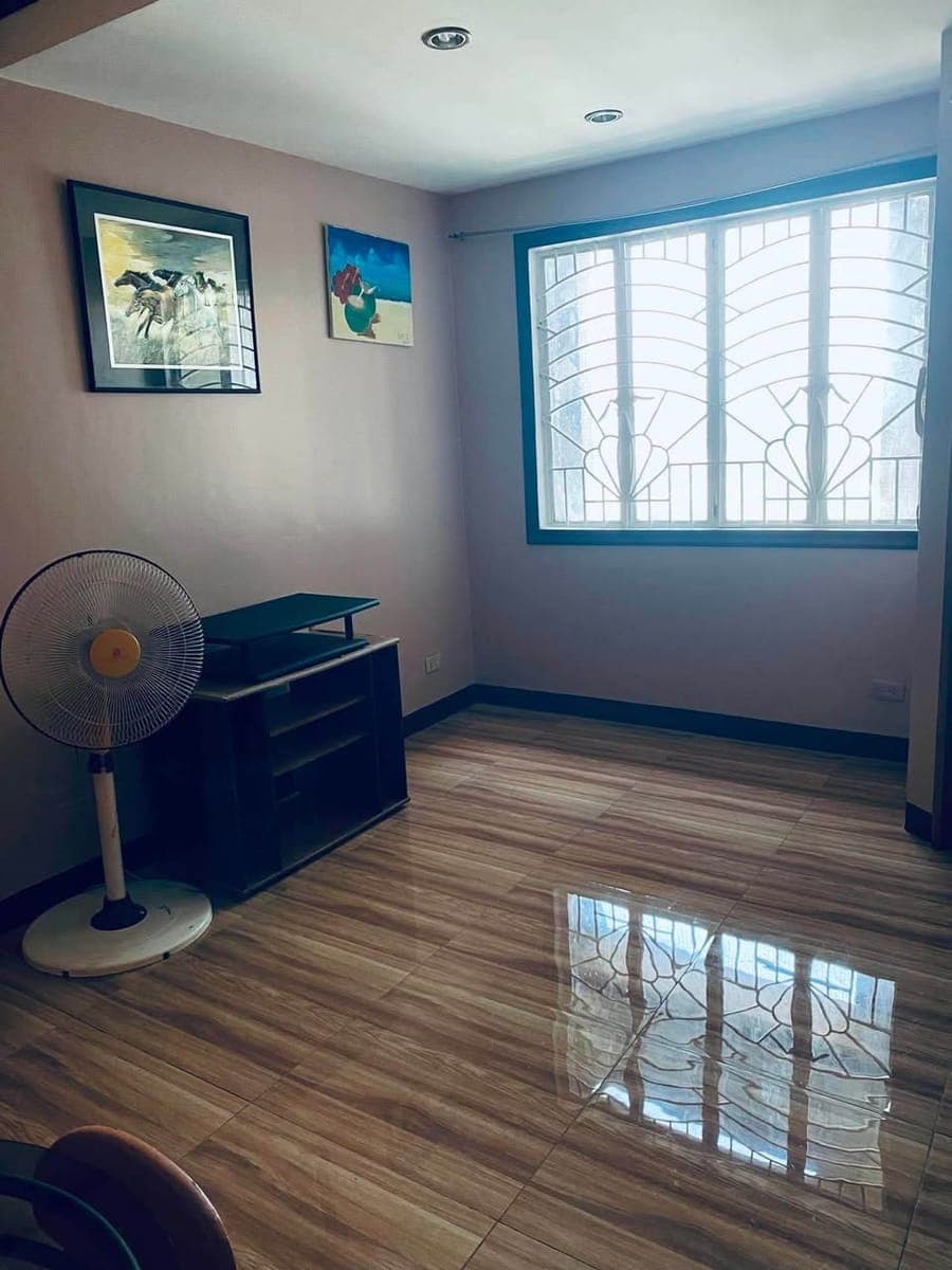 🏡 FOR RENT – Newly Renovated 1-Bedroom Condo - photo 3