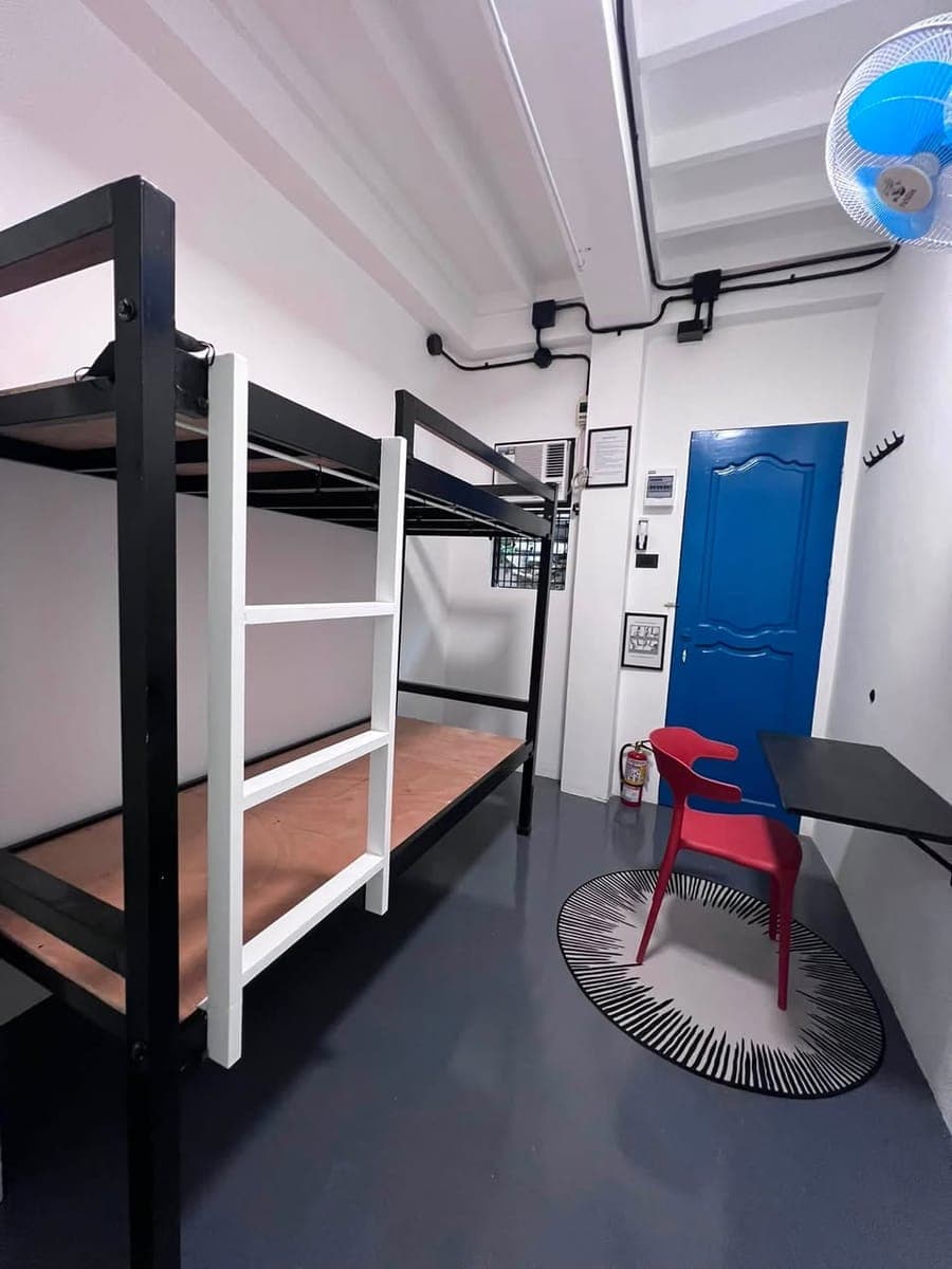 Studio Unit Available Walking distance ADDU Roxas - photo 1
