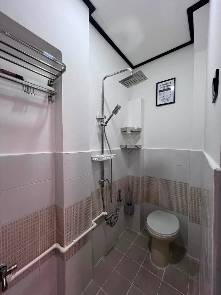 Studio Unit Available Walking distance ADDU Roxas - photo 3