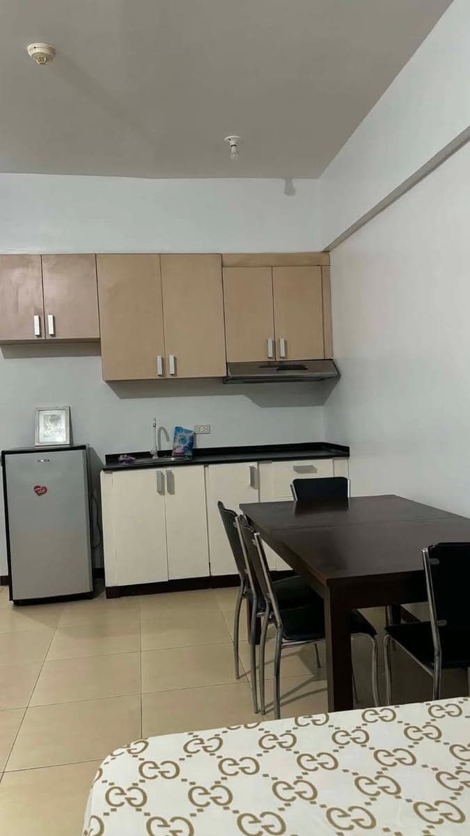 Condo FOR RENT in QC with Outer VIEW - photo 4