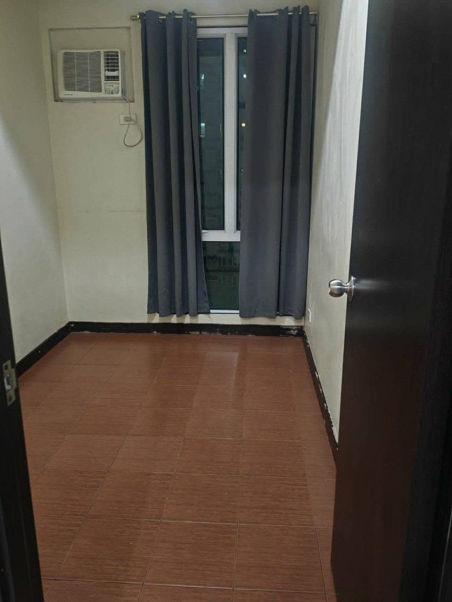 𝐅𝐎𝐑 𝐑𝐄𝐍𝐓 Two Bedroom Condo in SAN LORENZO PLACE - photo 3
