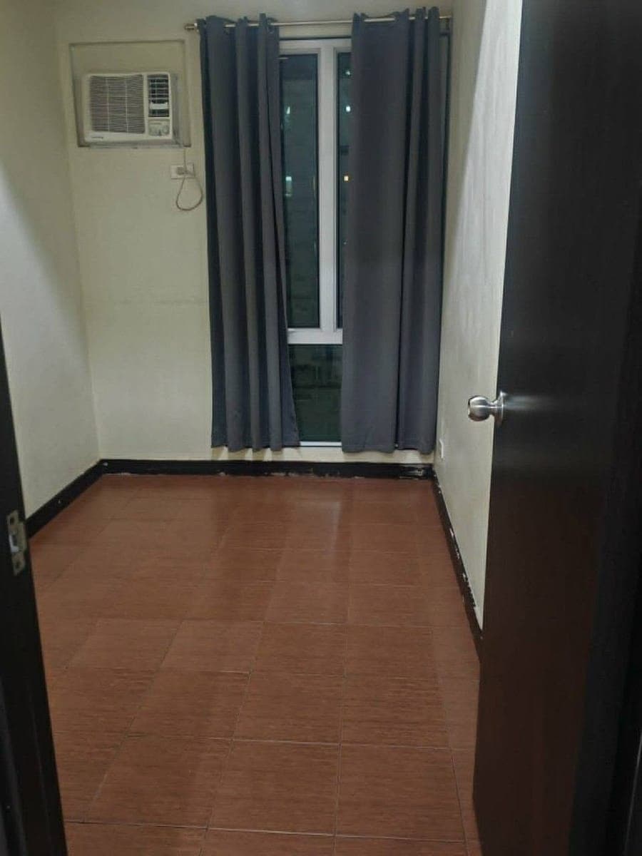 𝐅𝐎𝐑 𝐑𝐄𝐍𝐓 Two Bedroom Condo in SAN LORENZO PLACE - photo 4