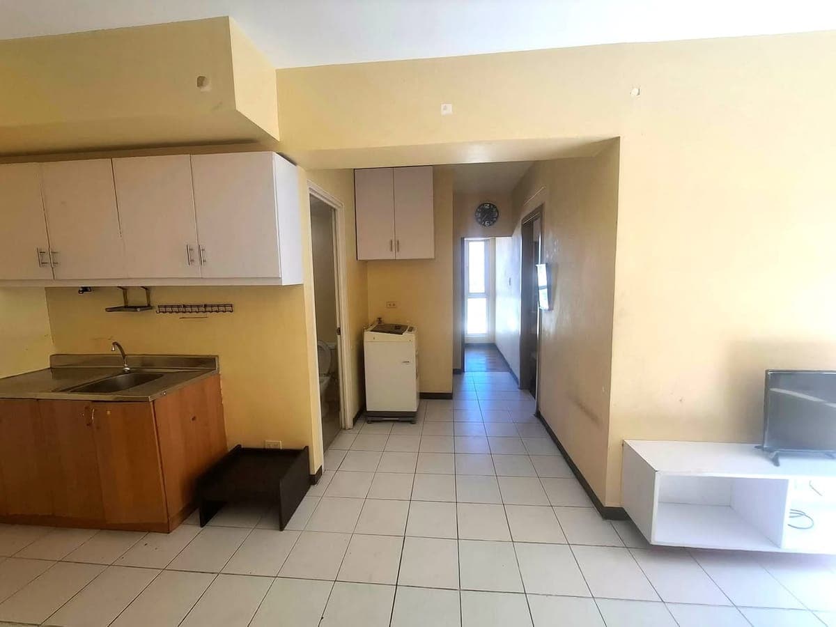 Semi Furnished 3 Bedroom Condo Unit For Rent - Unit 401 (4th Floor) Alpaca Building at Lions Park Residences - photo 4