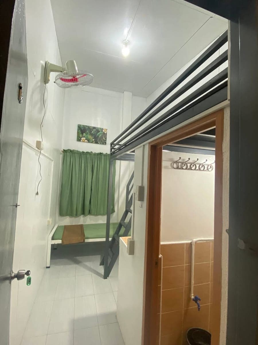 LOFT TYPE FOR RENT - photo 4