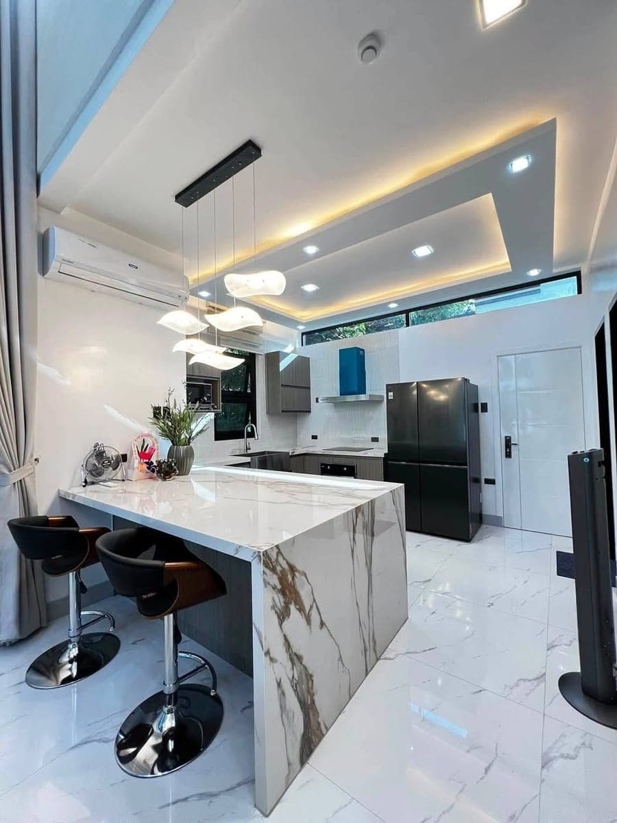 FOR SALE OR FOR RENT FULLY FURNISHED BRAND NEW 3-STOREY LUXURY IN MONTERITZ ‼️ - photo 2