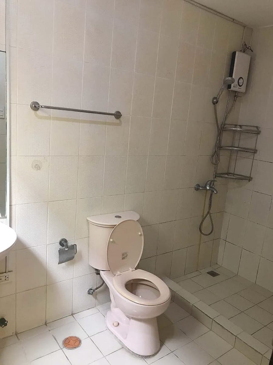 House for lease inside village in front of PITX semi furnished 4 bedrooms 2 car garage with amenitie... - photo 5