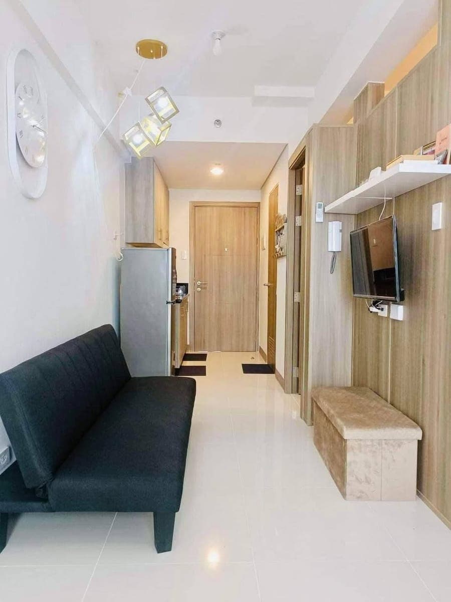 𝐅𝐎𝐑 𝐑𝐄𝐍𝐓 One Bedroom with Balcony Condo Unit at SMDC Coast Residences - photo 3