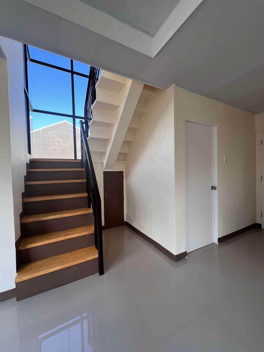 🏡  2 Storey House for Rent – Pet Friendly! 🐾 - photo 2