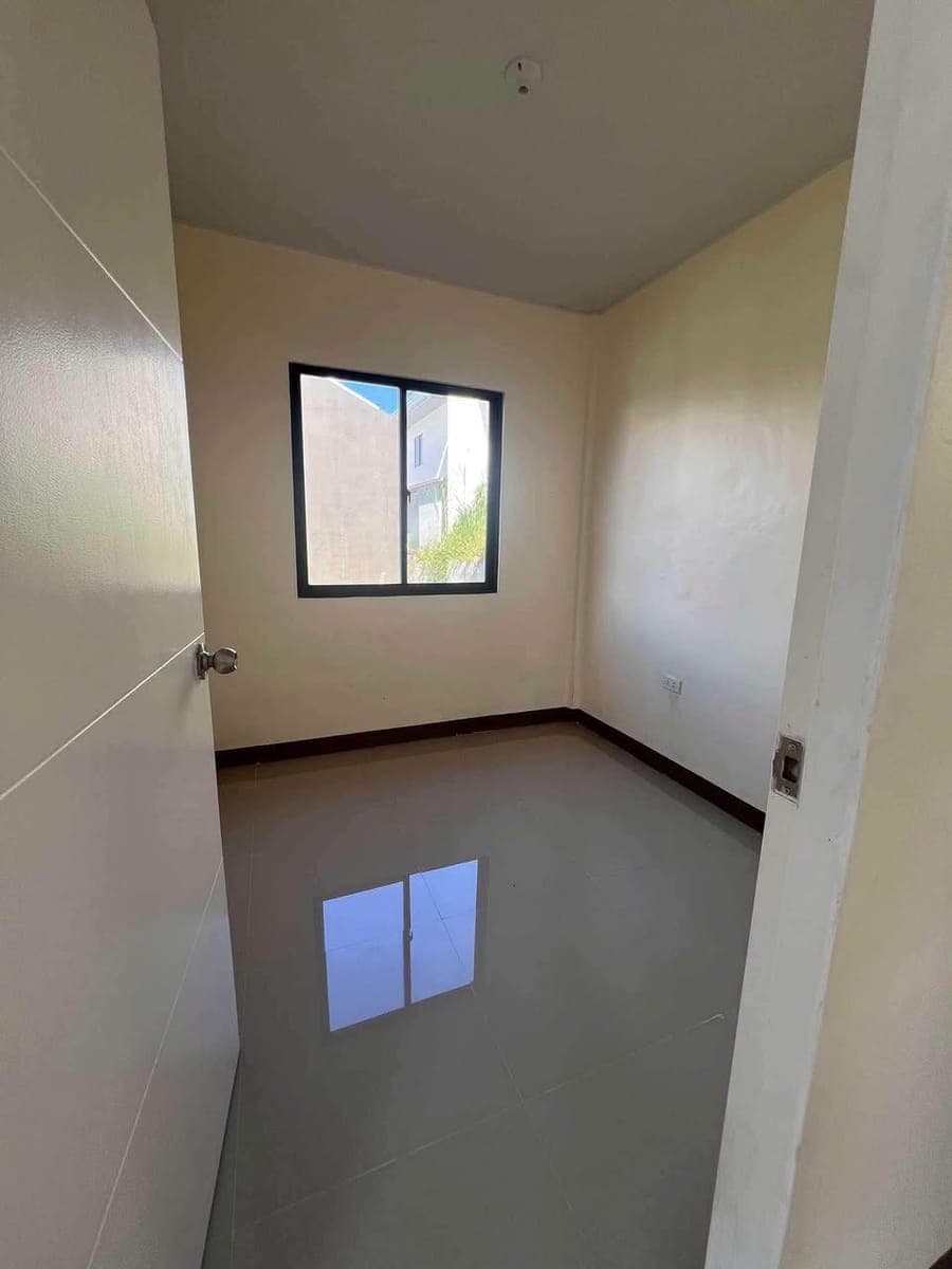 🏡  2 Storey House for Rent – Pet Friendly! 🐾 - photo 3